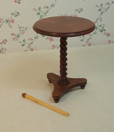 Barley twist pillar table (1)